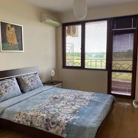 Lighthouse Golf Private Sunrise Apartment